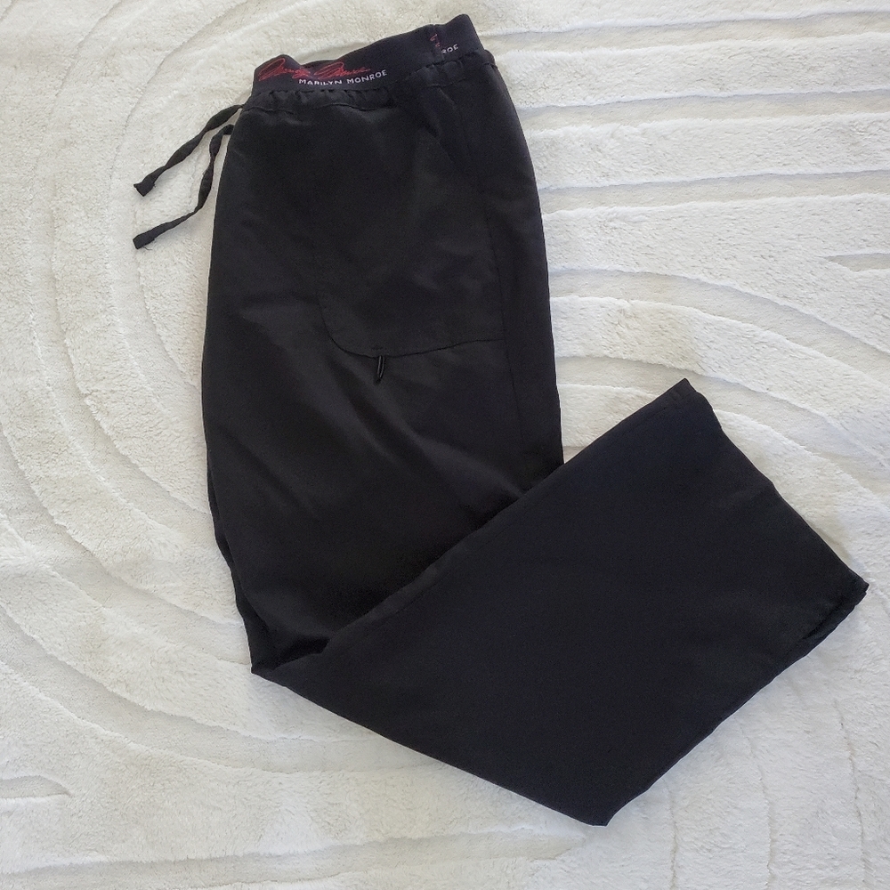 Marilyn Monroe By MediChic Black Scrubs Pants Size 2x
